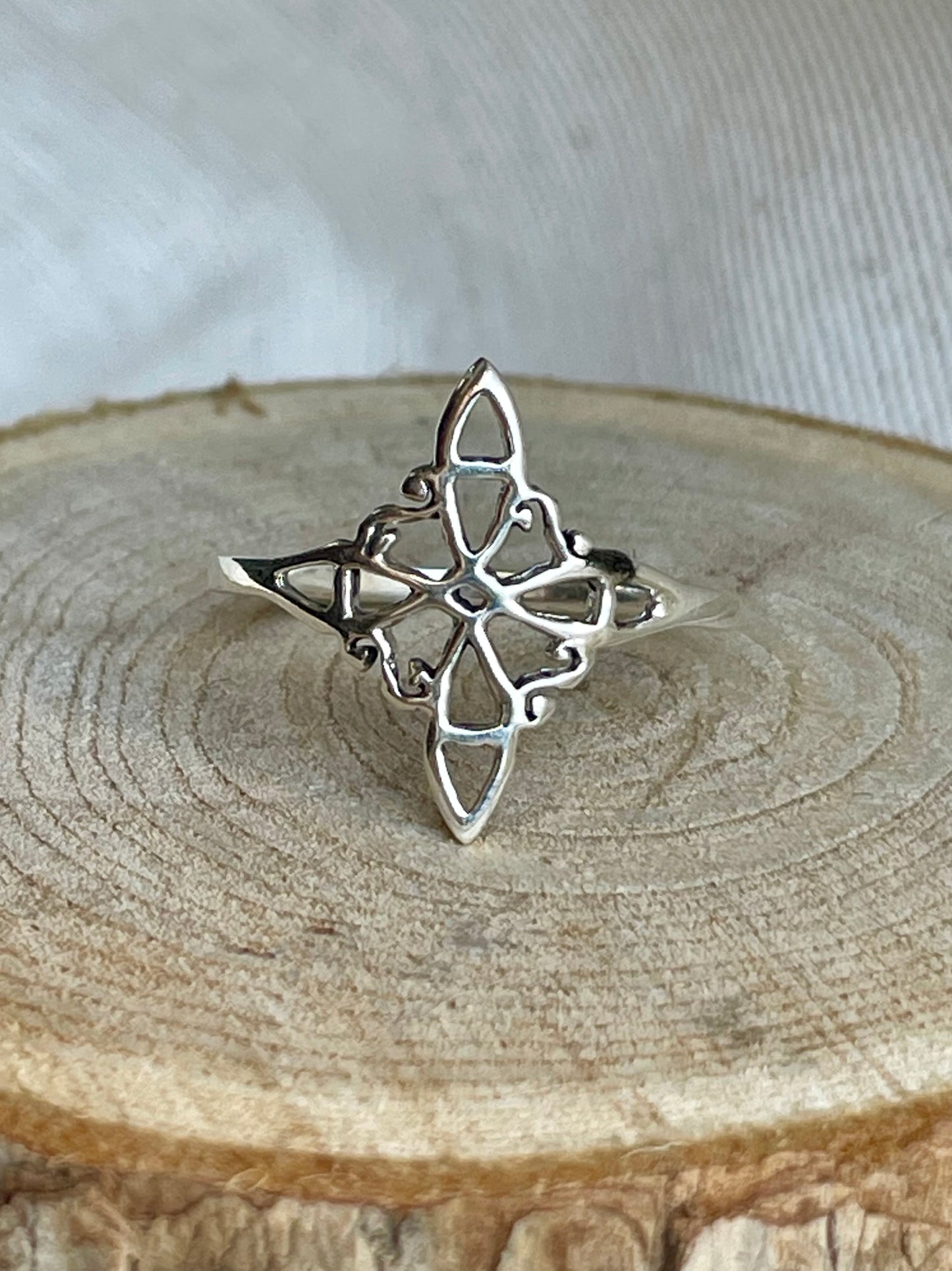Bague symbole nœud en sorcière en argent 925