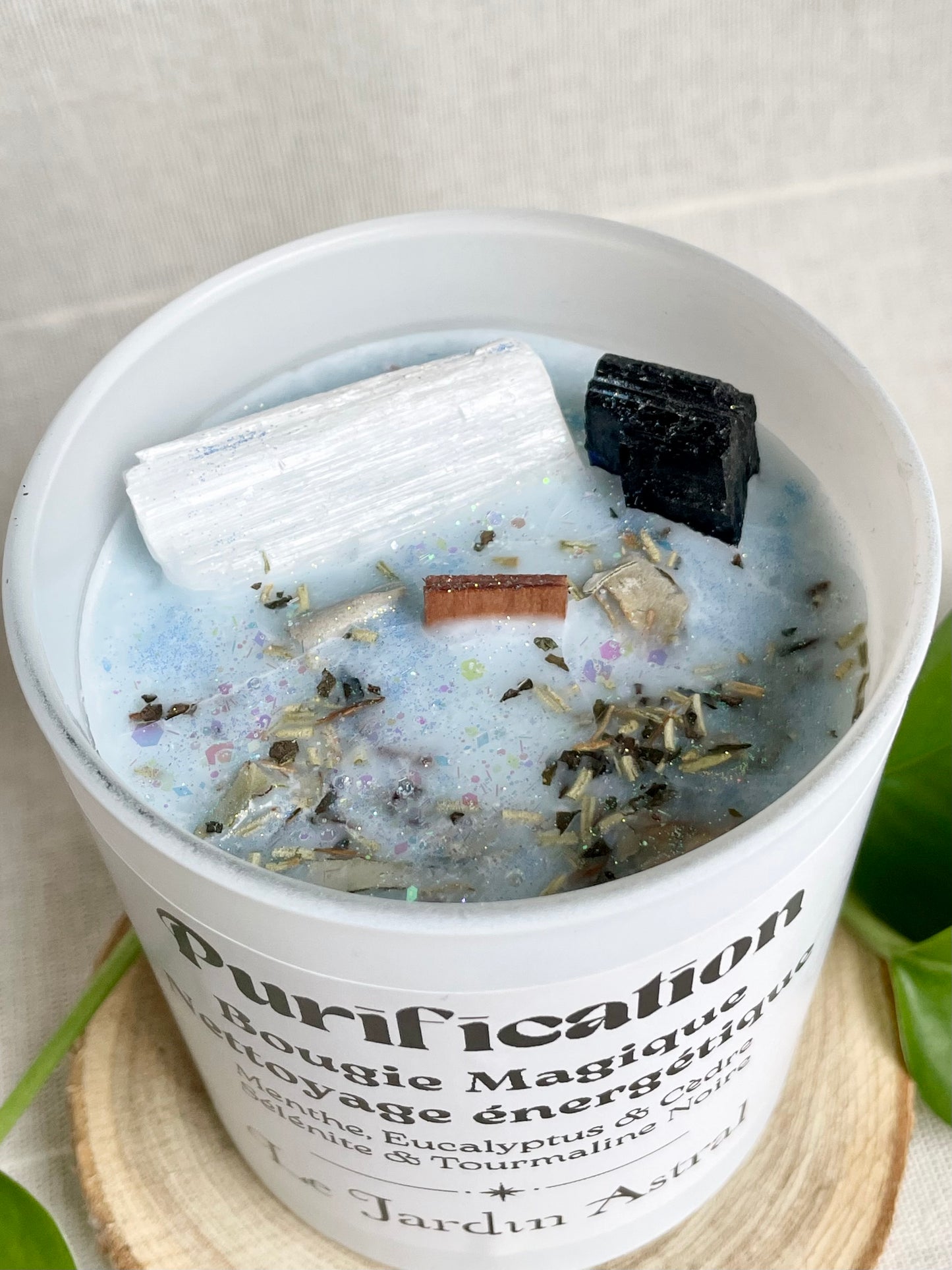 Bougie Artisanale de purification nettoyage energetique menthe eucalyptus et cedre selenite et tourmaline zoom