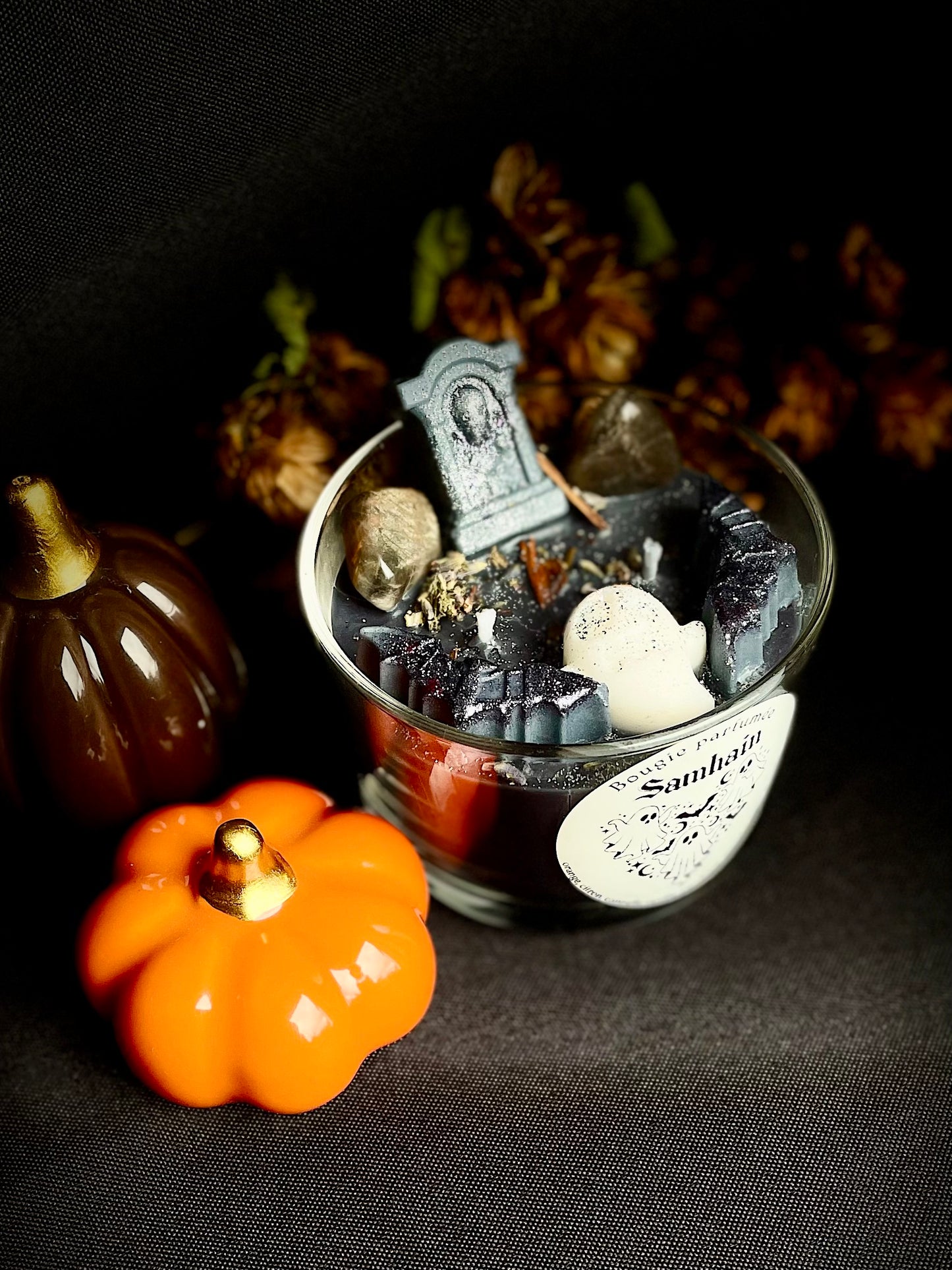 Bougie Samhain allumée - Célébration nouvel an païen