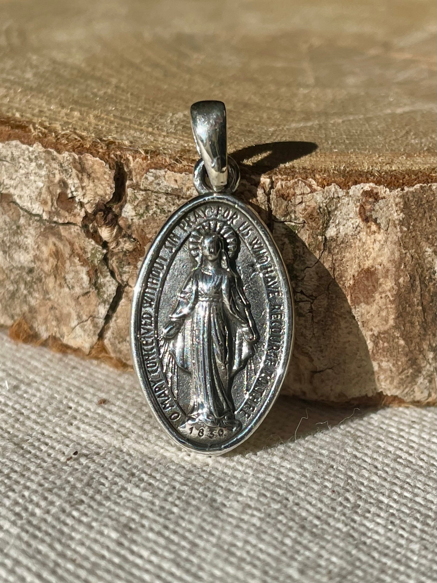 Médaille de la Vierge Marie en argent 925