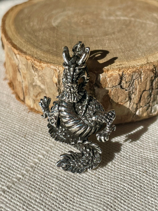Pendentif d'un dragon en argent 925