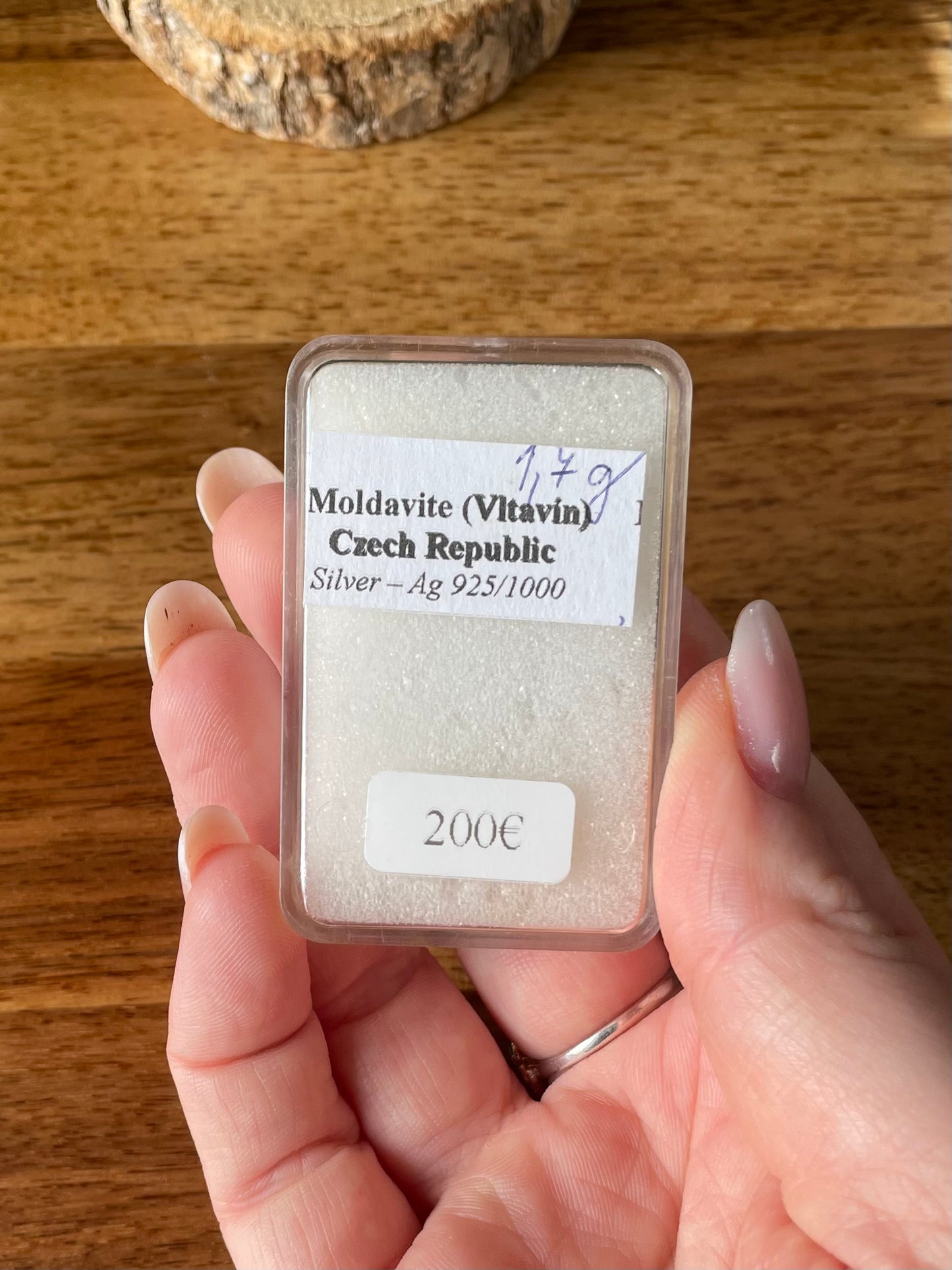 Pendentif de Moldavite de 1.7g dans sa boite en argent 925