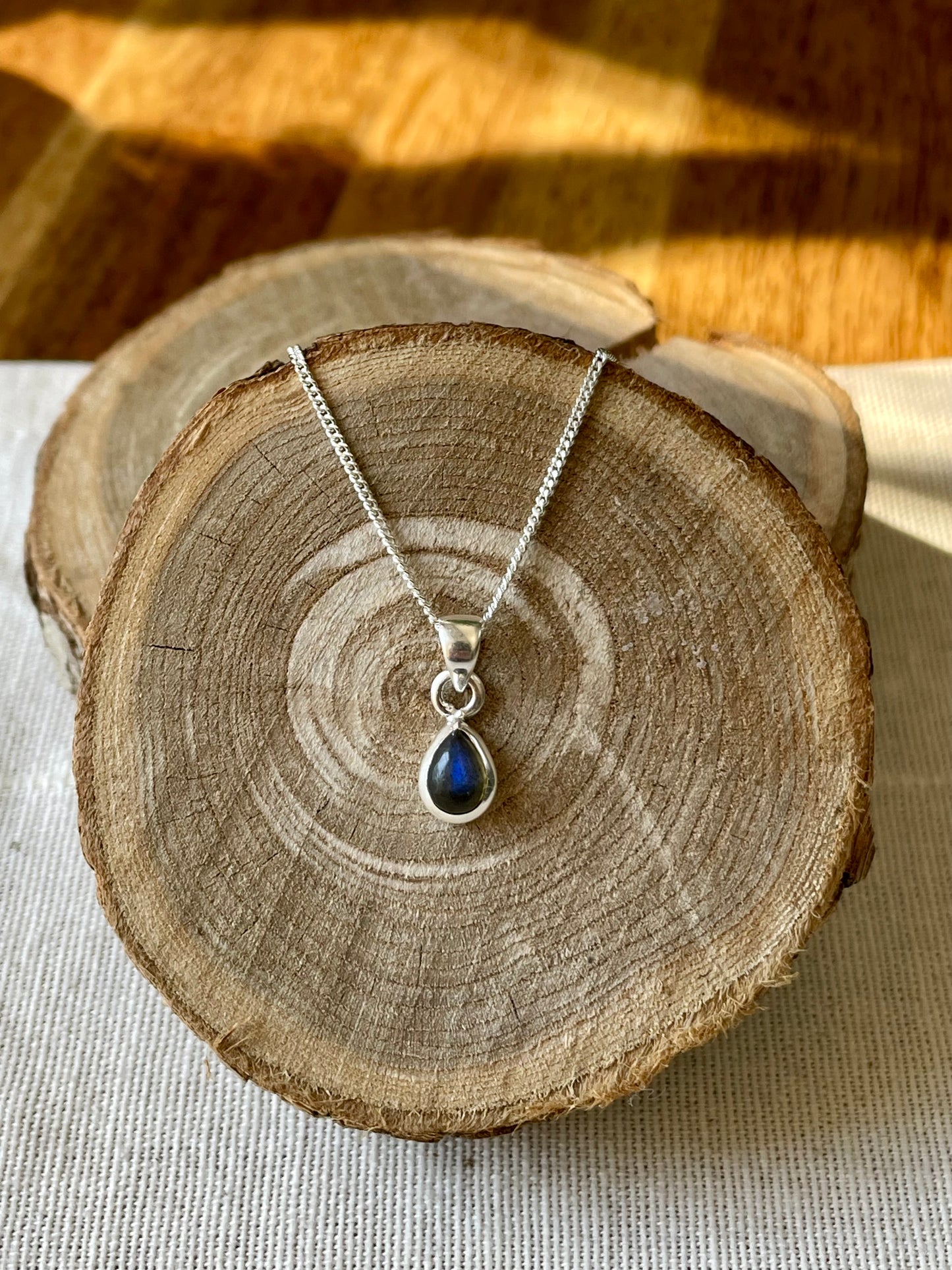 Pendentif en pierre naturelle de labradorite en argent 925