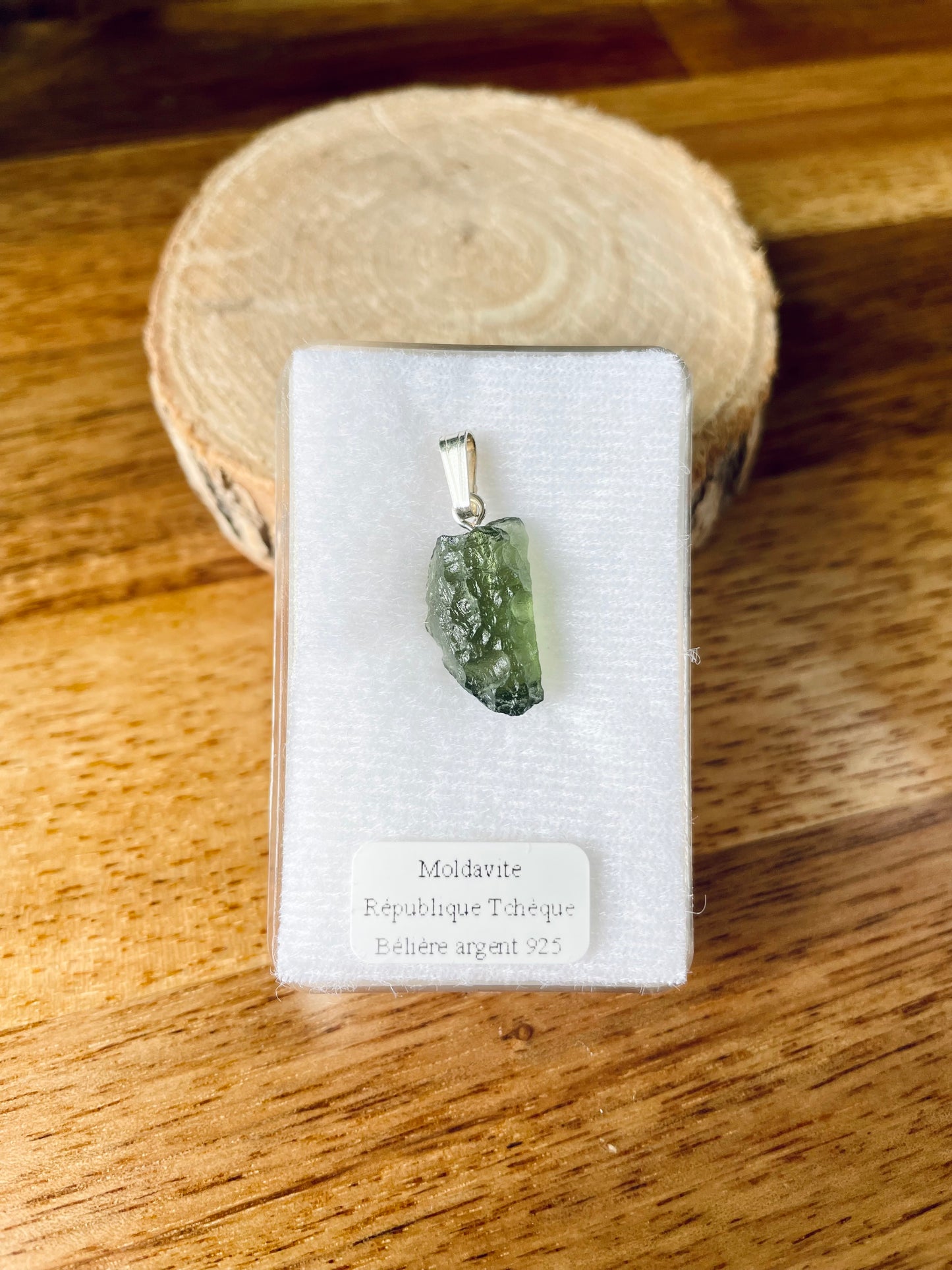 Pendentif en Moldavite (Vltavín) 1.5g