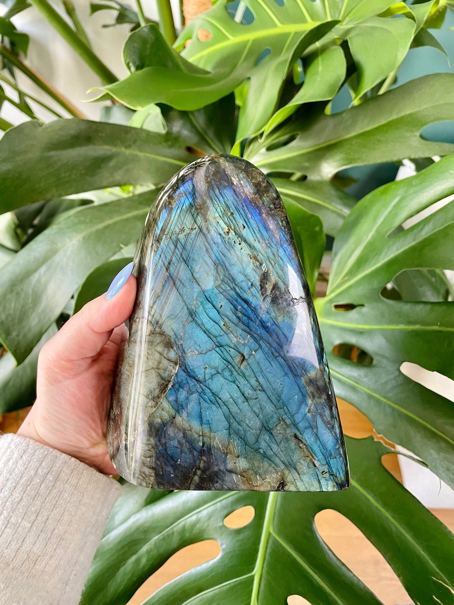 Forme libre de Labradorite Extra