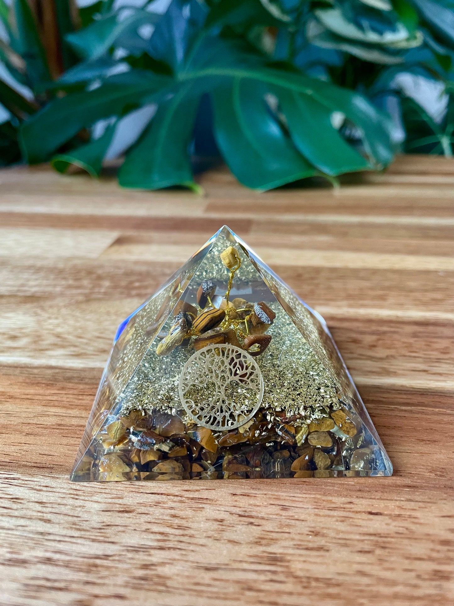 Pyramide Orgonite - Œil de tigre - Arbre de vie