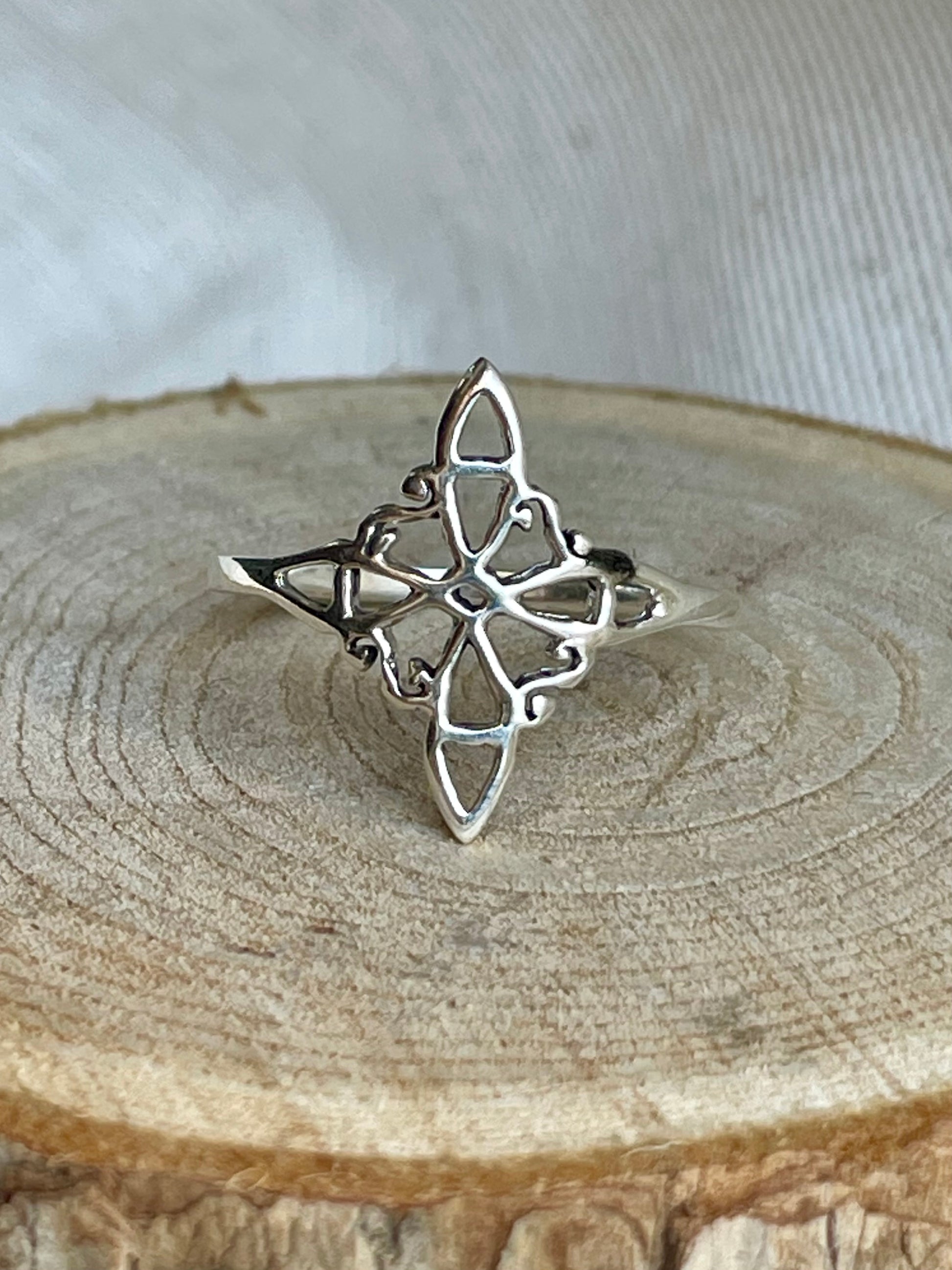 Bague symbole nœud en sorcière en argent 925