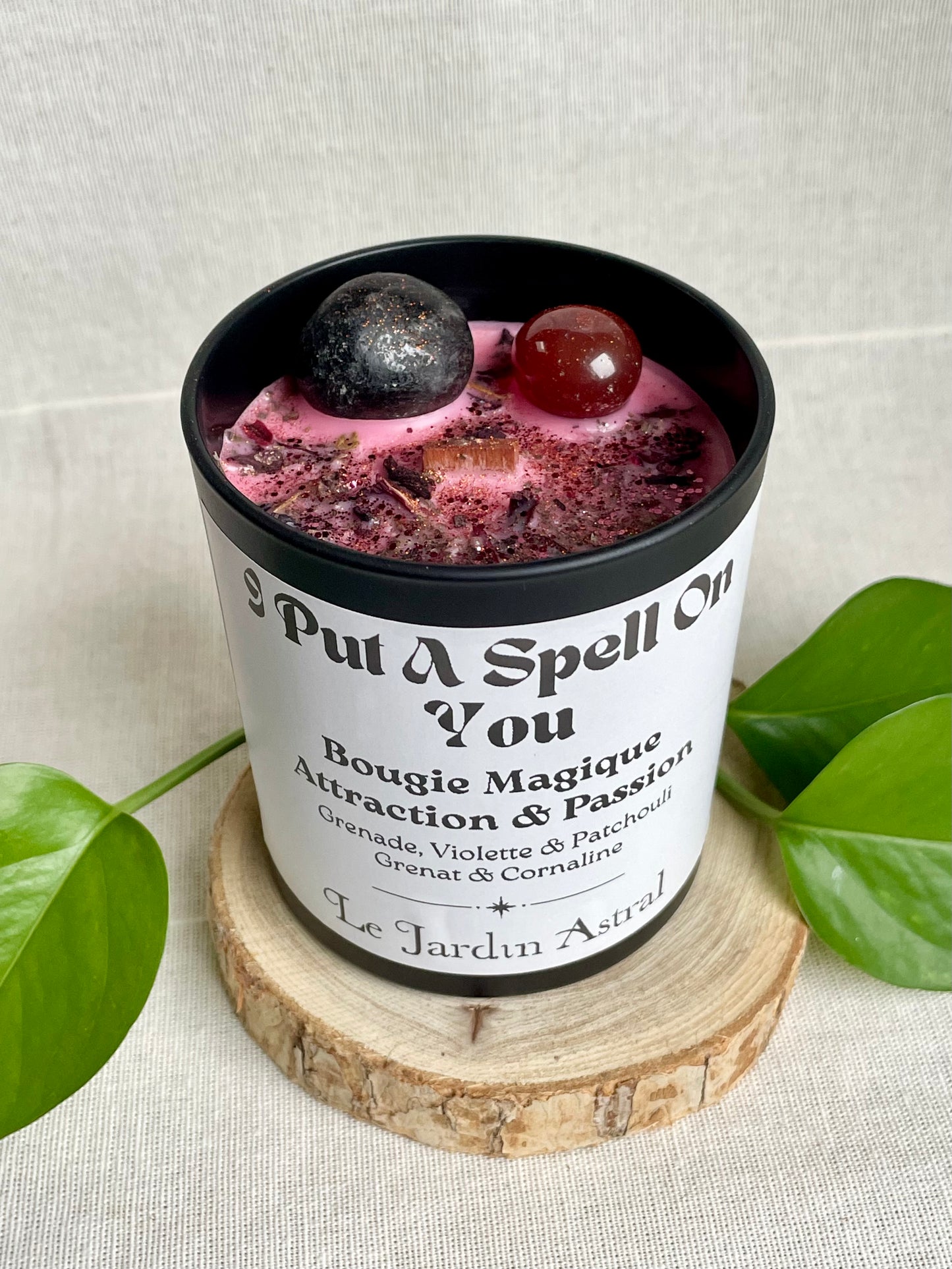 Bougie Artisanale i put a spell on you attraction et desir charnel grenade violette patchouli grenat cornaline haut