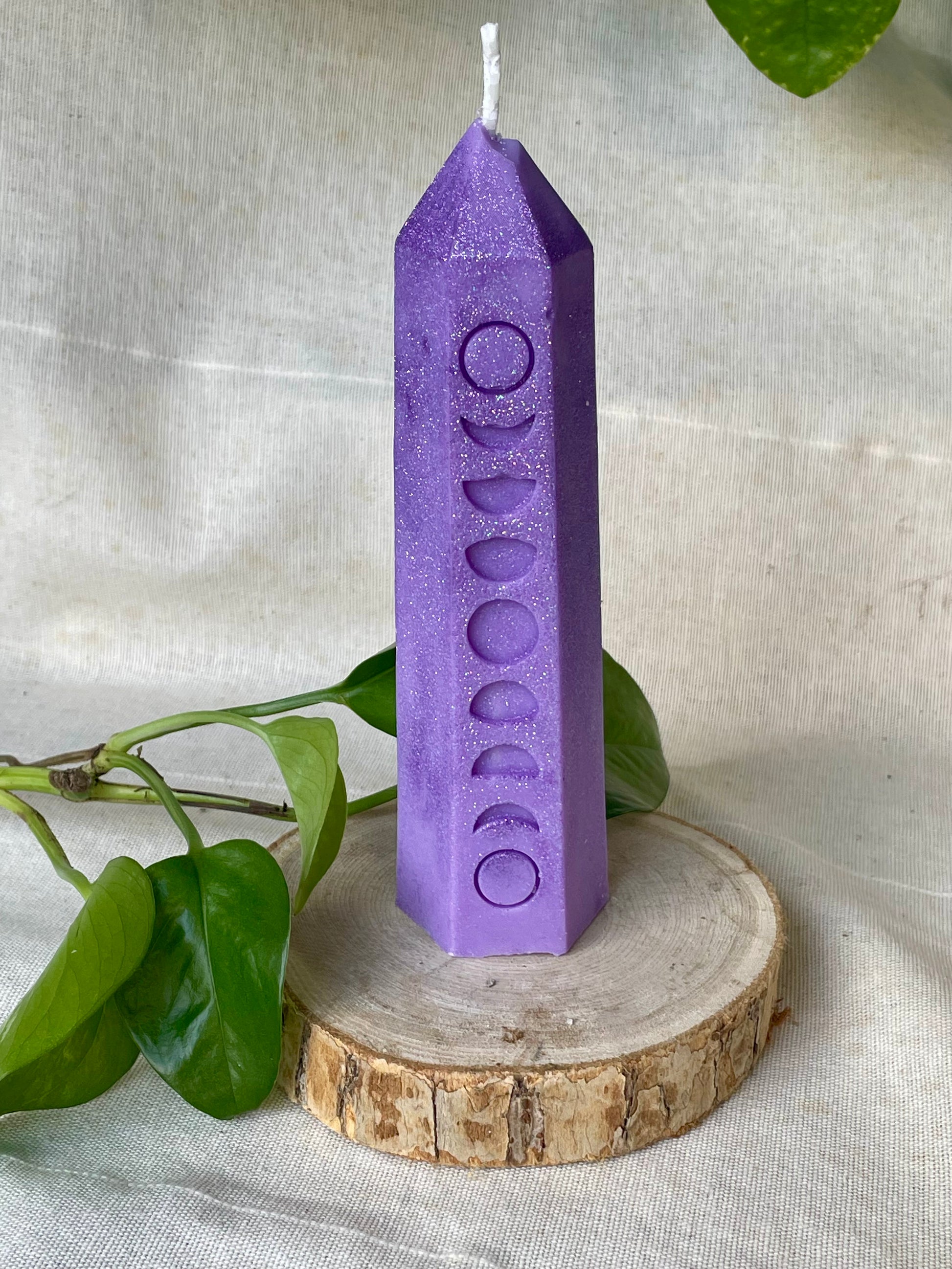Bougie pilier violette phases lunaires 15cm cire paraffine Le Jardin Astral