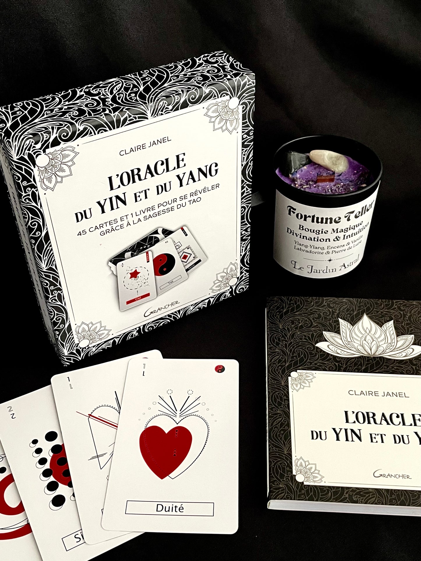 Dos des cartes Oracle du Yin et du Yang - Symbole d'harmonie et d'équilibre
