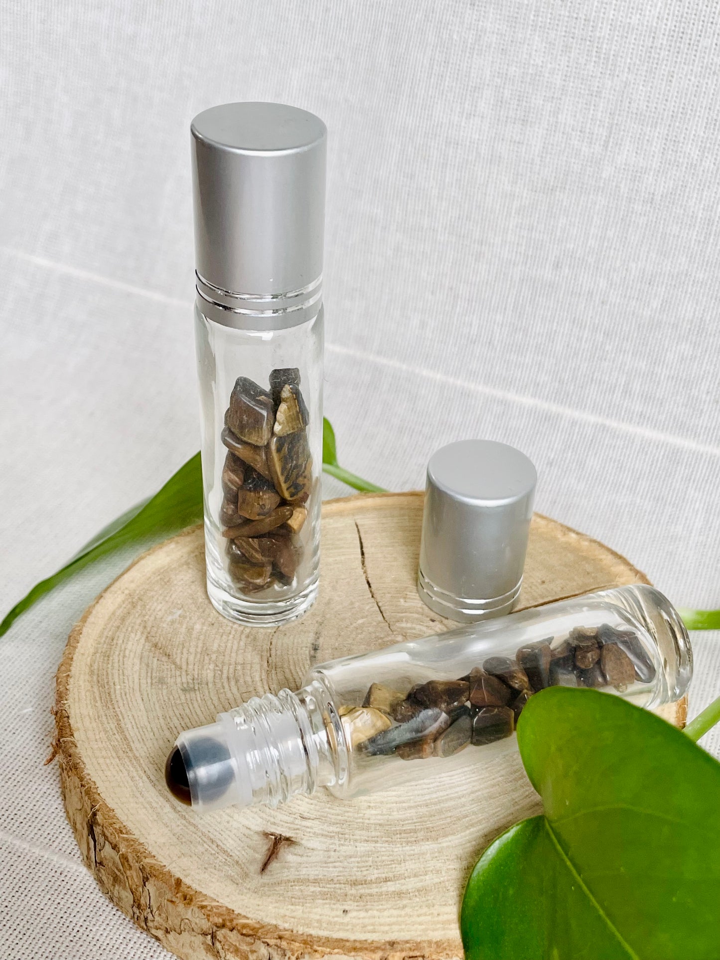 Flacon roll-on compact pour aromathérapie en déplacement oeil de tigre