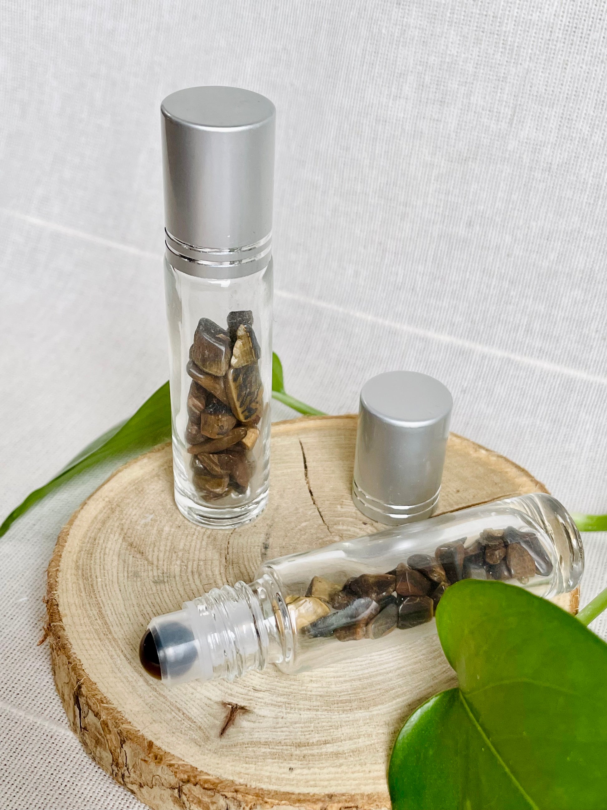 Flacon roll-on compact pour aromathérapie en déplacement oeil de tigre