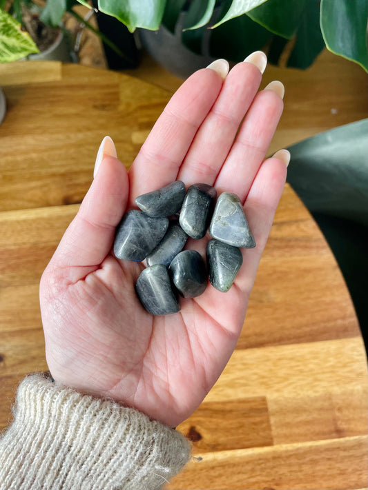 Labradorite Extra tumbled stone