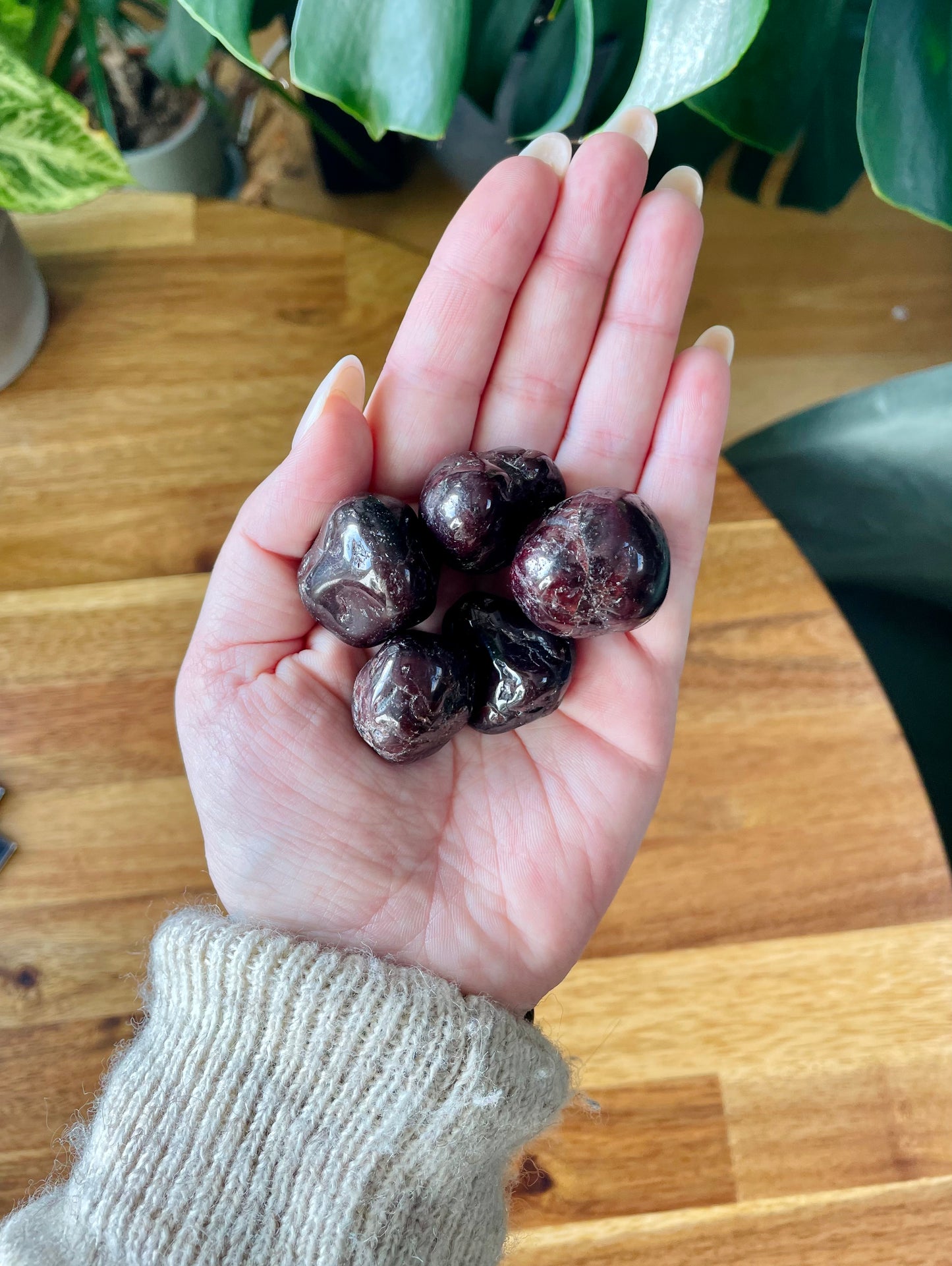 Garnet tumbled stone from Brazil