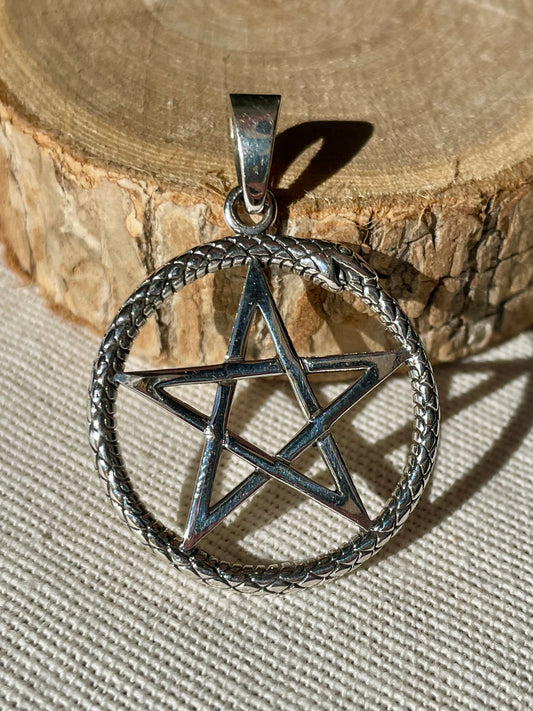 Pendentif du Pentagramme entouré de l'Ouroboros serpent qui se mord la queue en Argent 925