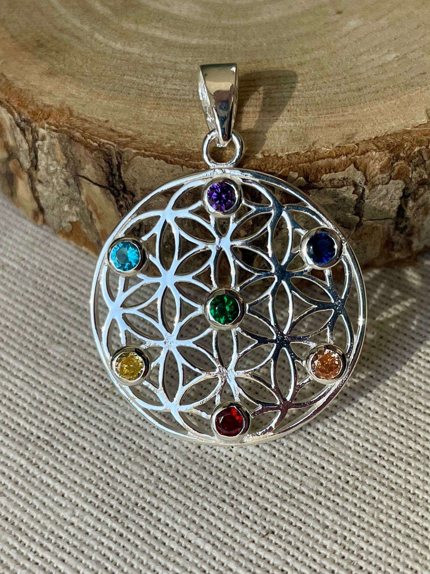 Pendentif de la fleur de vie avec les 7 chakras Swarovski en argent 925