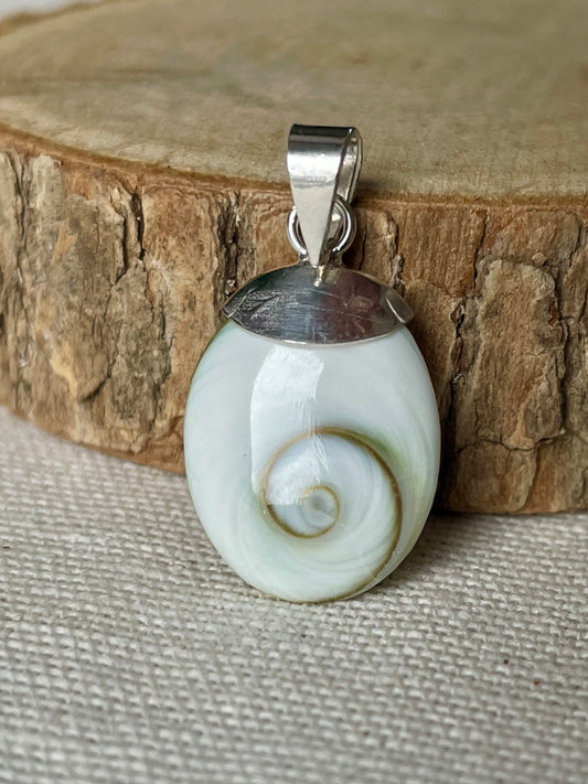 pendentif œil de Sainte Lucie avec capuchon en argent 925