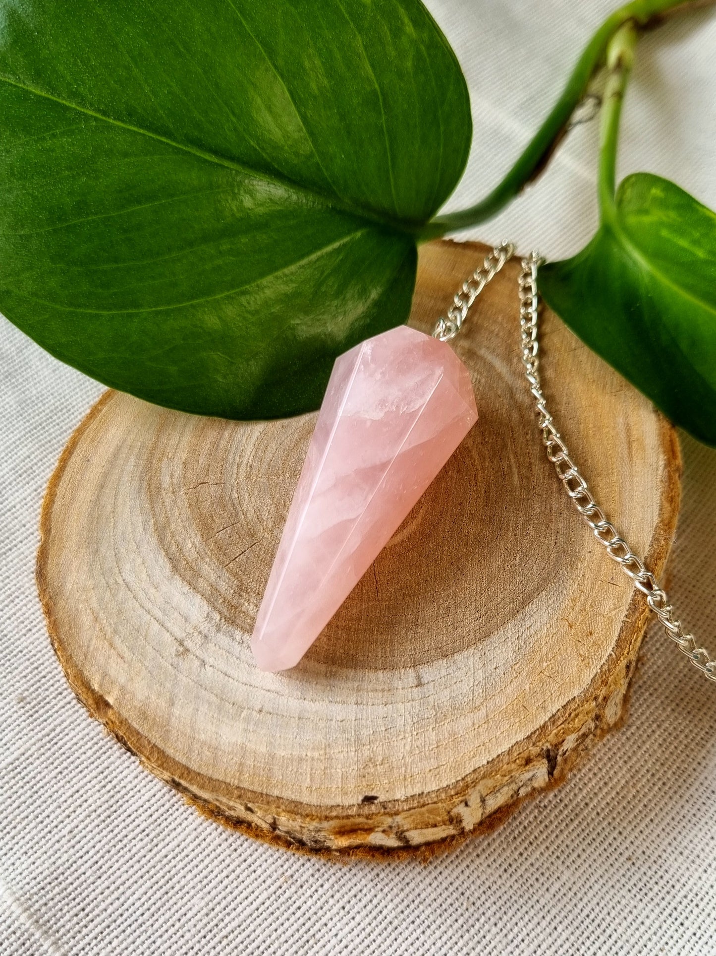 Pendule cône facetté quartz rose