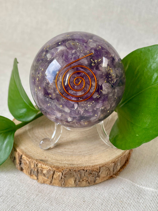 Sphère Orgonite Améthyste devant