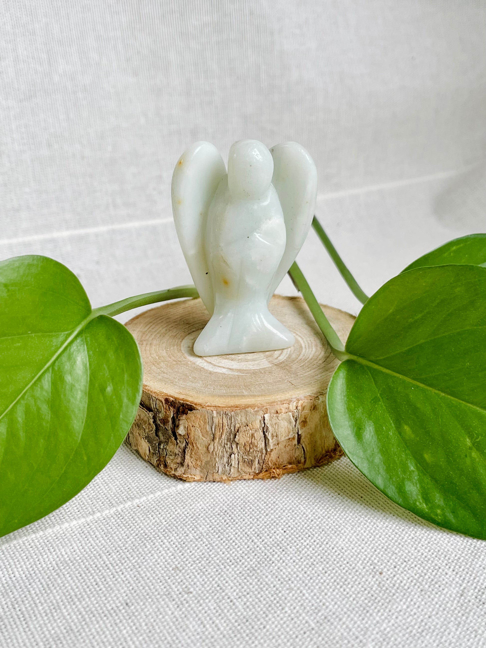 ange amazonite face Chakra du cœur, bonheur, amour, compassion, pardon, stress géopathique, alignement, paix intérieure, communication, chakra de la gorge, expression de soi.