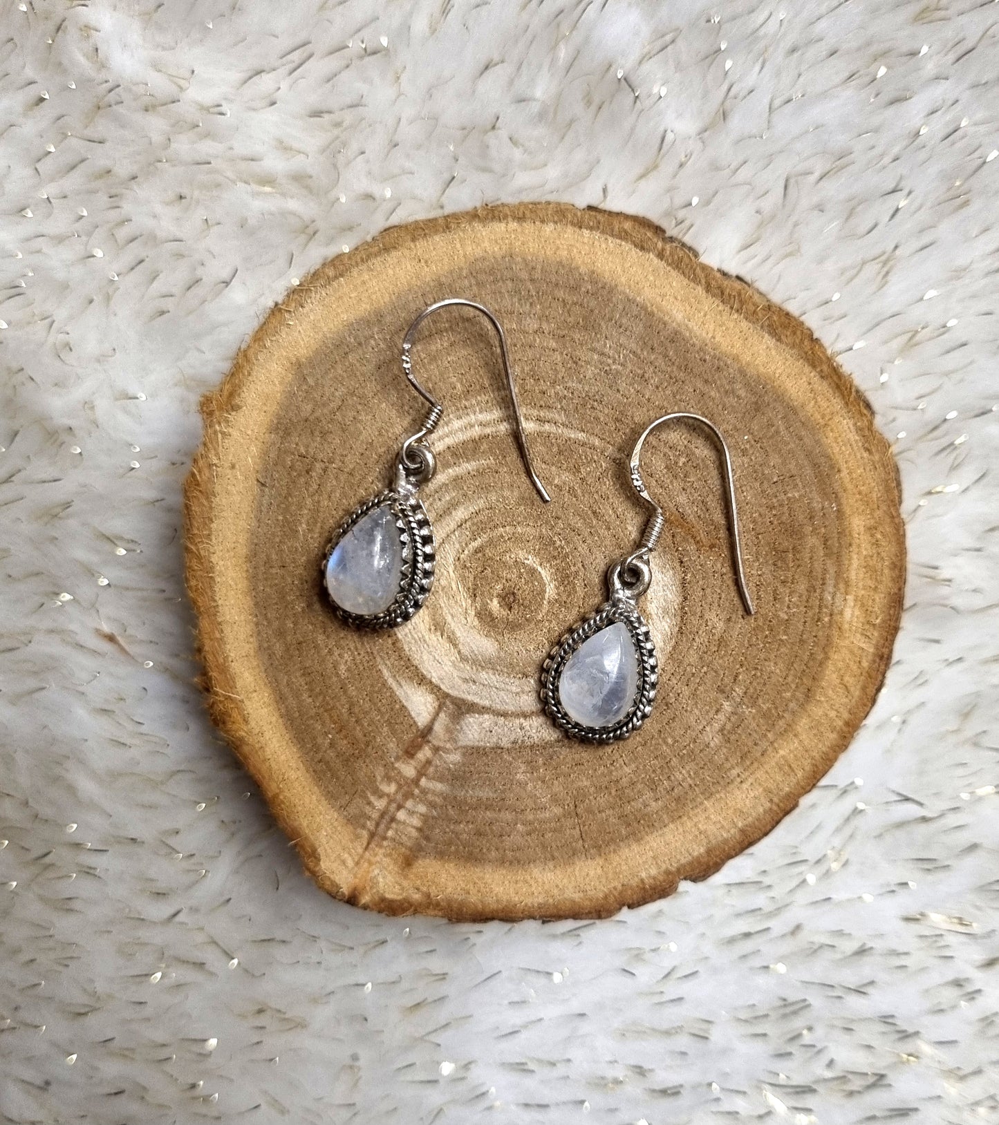 Boucles d'oreilles en Pierre de Lune bleutée